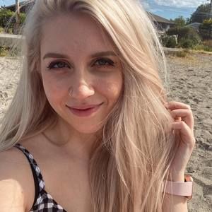 Meet your Posher, Leah